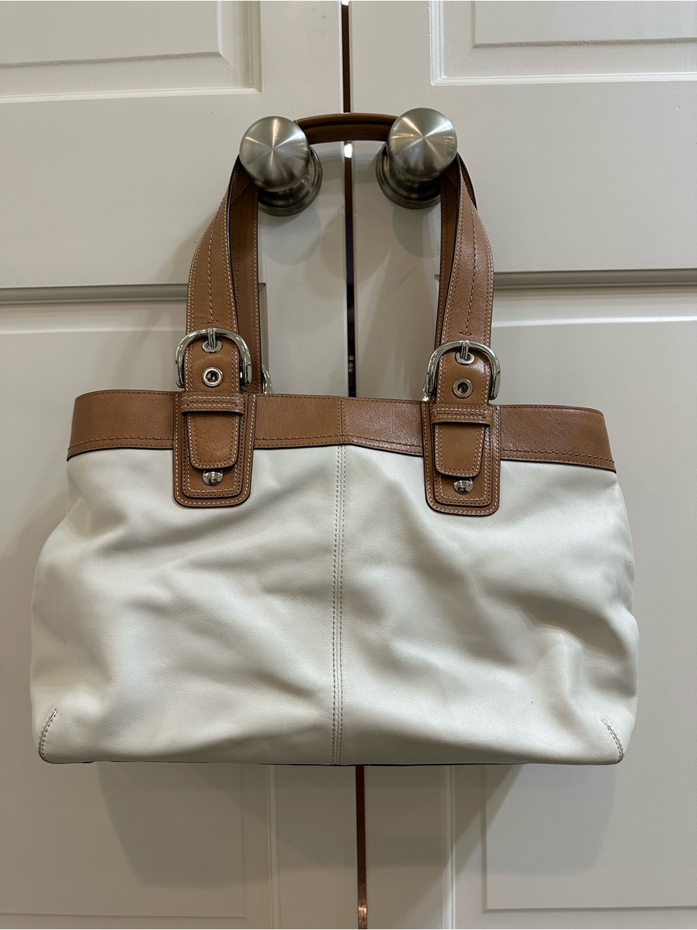 Coach White and Tan Leather Soho Pleated Tote F13733 - Picture 3 of 6